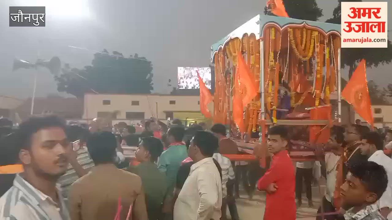 VIDEO: Enactment of the battle between Shri Ram and Ravana; Madiahun resonates with chants of 'Jai Shri Ram