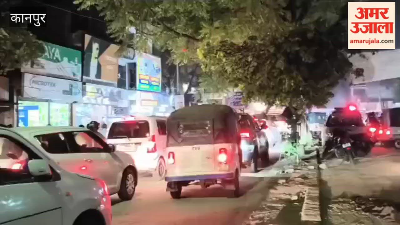 Kanpur: Massive traffic jam in Chakeri during Dussehra procession