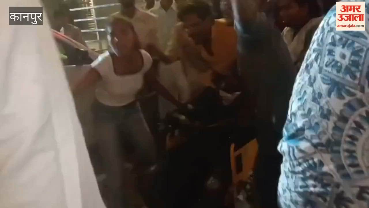 Three people injured in a cylinder explosion at Ramlila ground in Dhari Purwa Kanpur