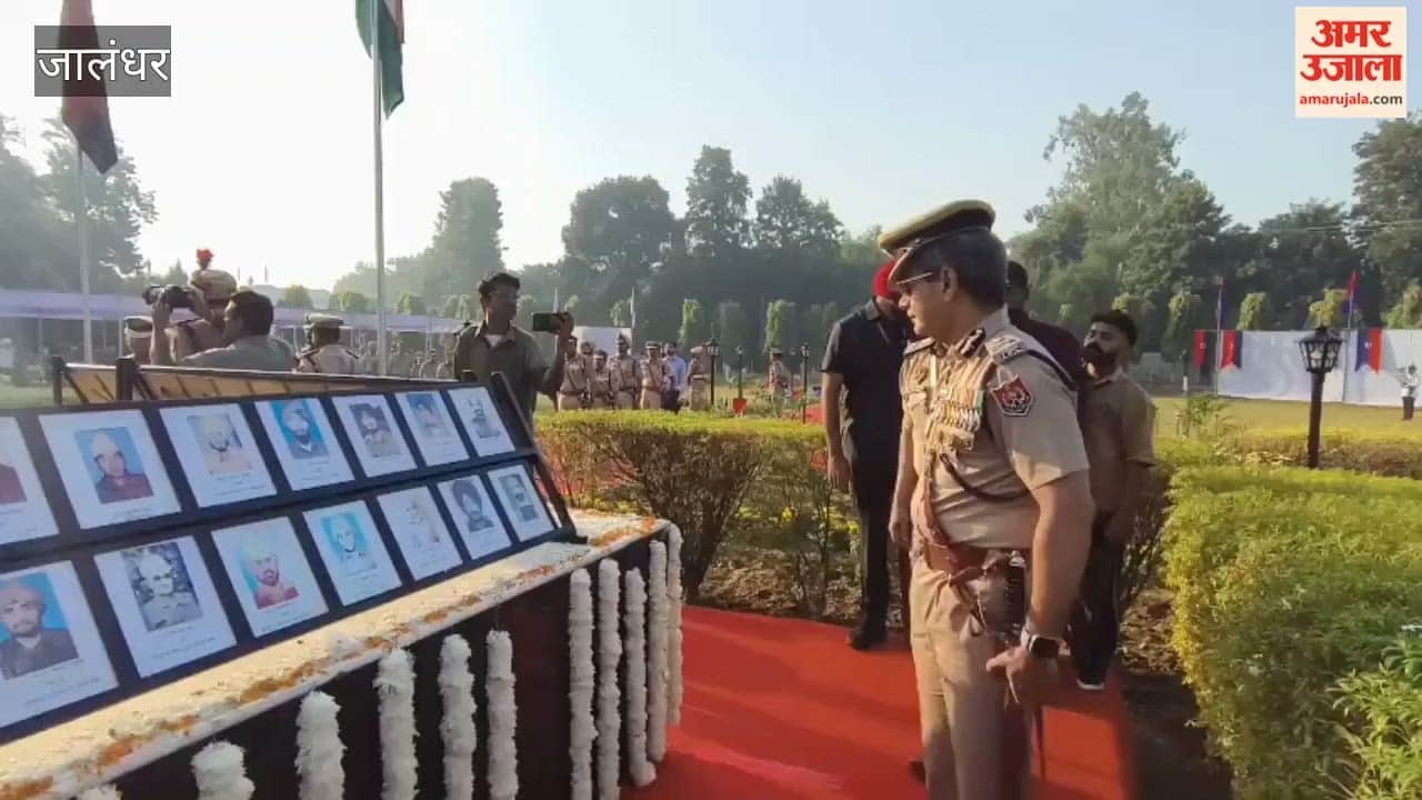 DGP Gaurav Yadav paid tribute to the martyrs at the Police Commemoration Day event in Jalandhar.