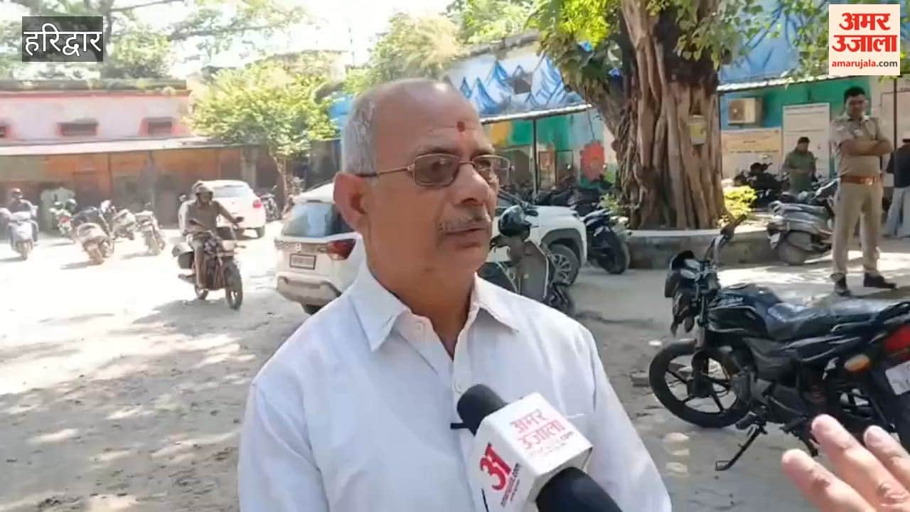 BJP councillors create a ruckus at Municipal Corporation surround the Municipal Commissioner