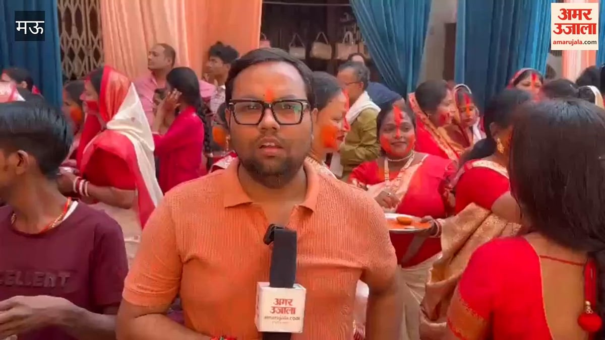 सिंदूर खेला और धुनुची नृत्य के बीच 58 प्रतिमाओं का विसर्जन, VIDEO