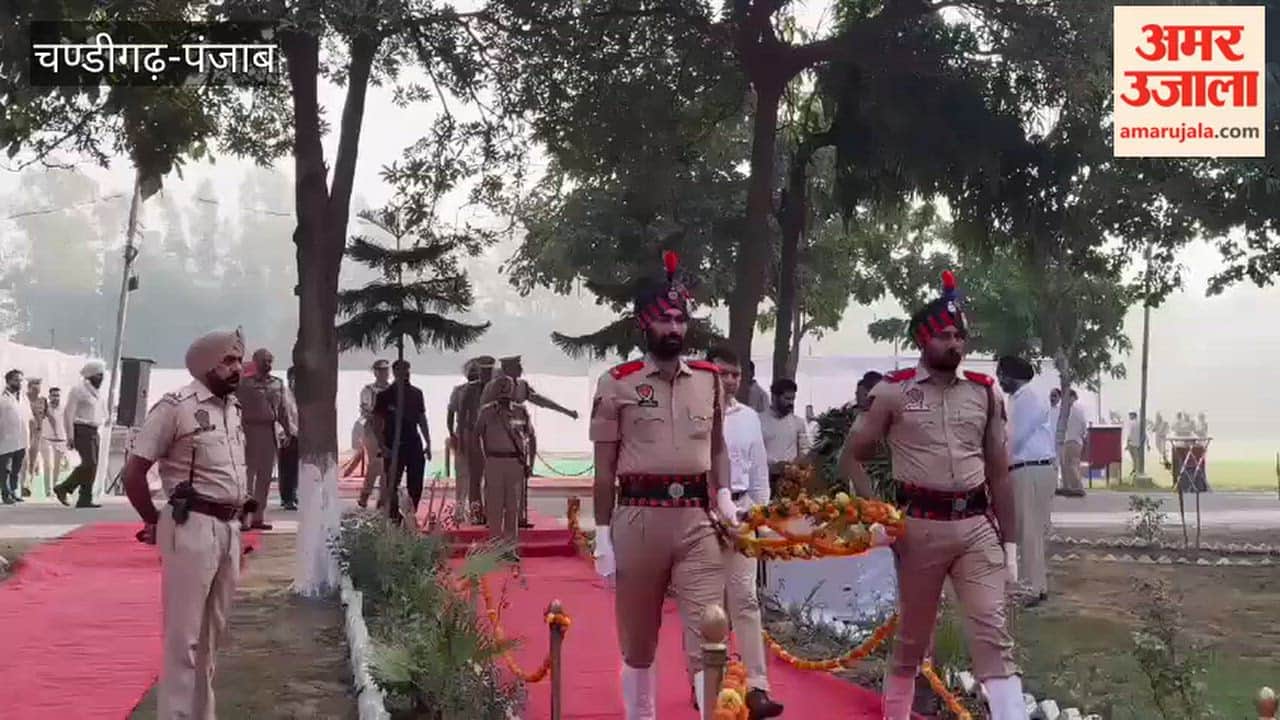 Paying tribute to the martyred police personnel in Faridkot