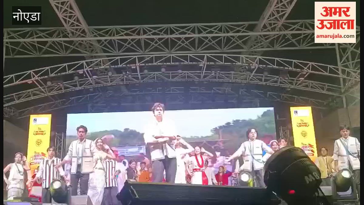 शारदा विश्वविद्यालय में भजन क्लबिंग का आयोजन