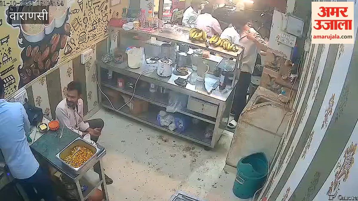 हैदराबाद गेट के पास युवक की पिटाई, हाथ में लिया था चाकू, VIDEO