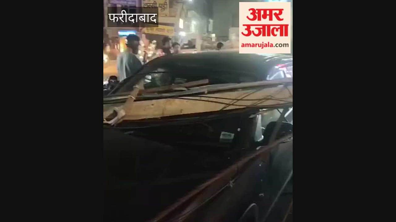 Faridabad Electricity pole falls onto parked vehicles