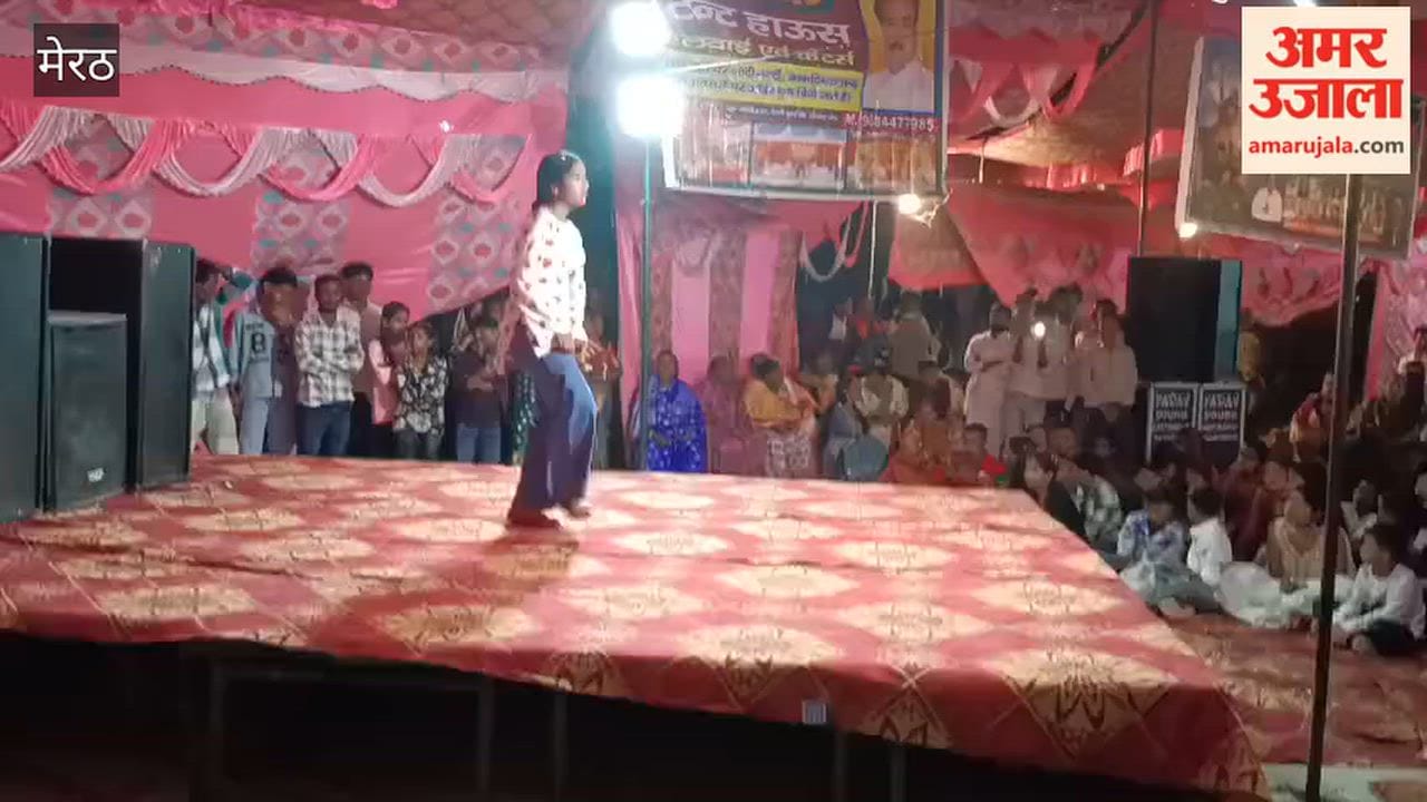 Meerut: Durga Festival organized; children from the Bengali community danced to Punjabi songs.