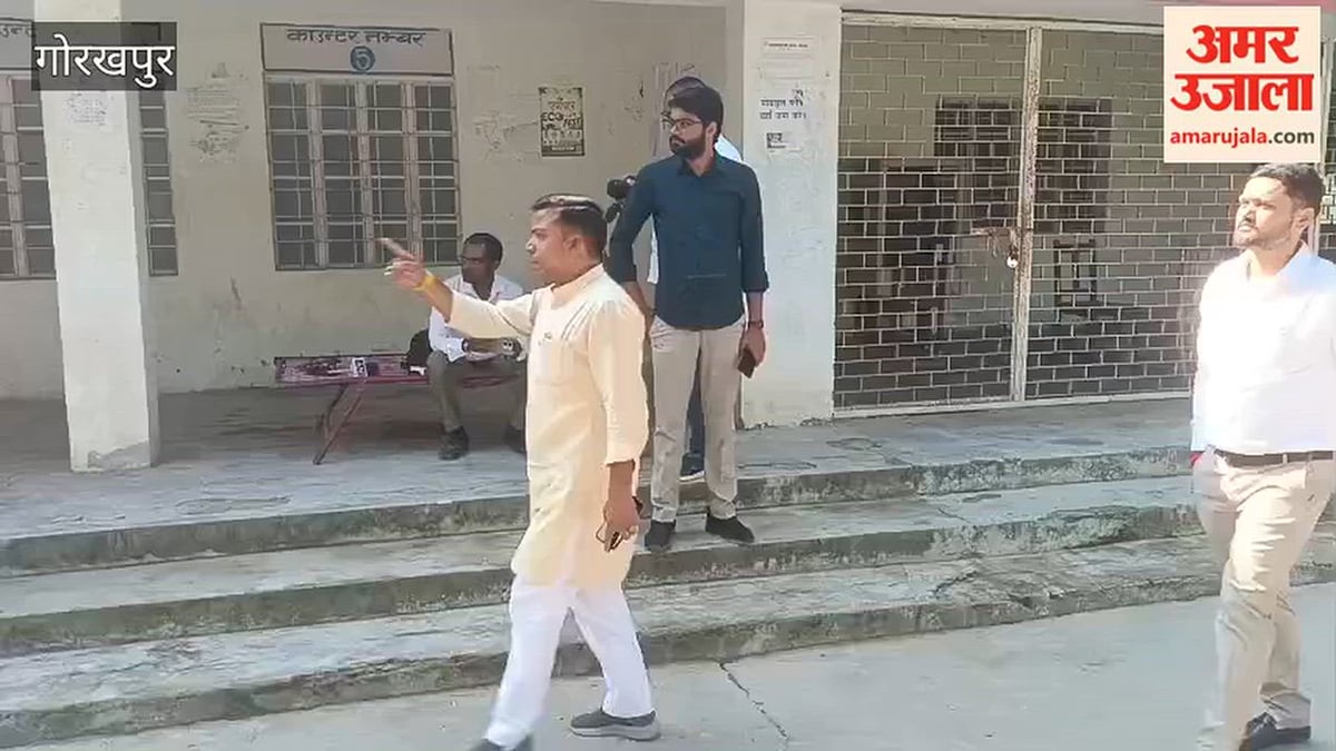 गोरखपुर: मतदान केंद्र परिसर में सपा प्रत्याशी के बयान देने पर हंगामा, भाजपा समर्थकों से हुई नोकझोंक