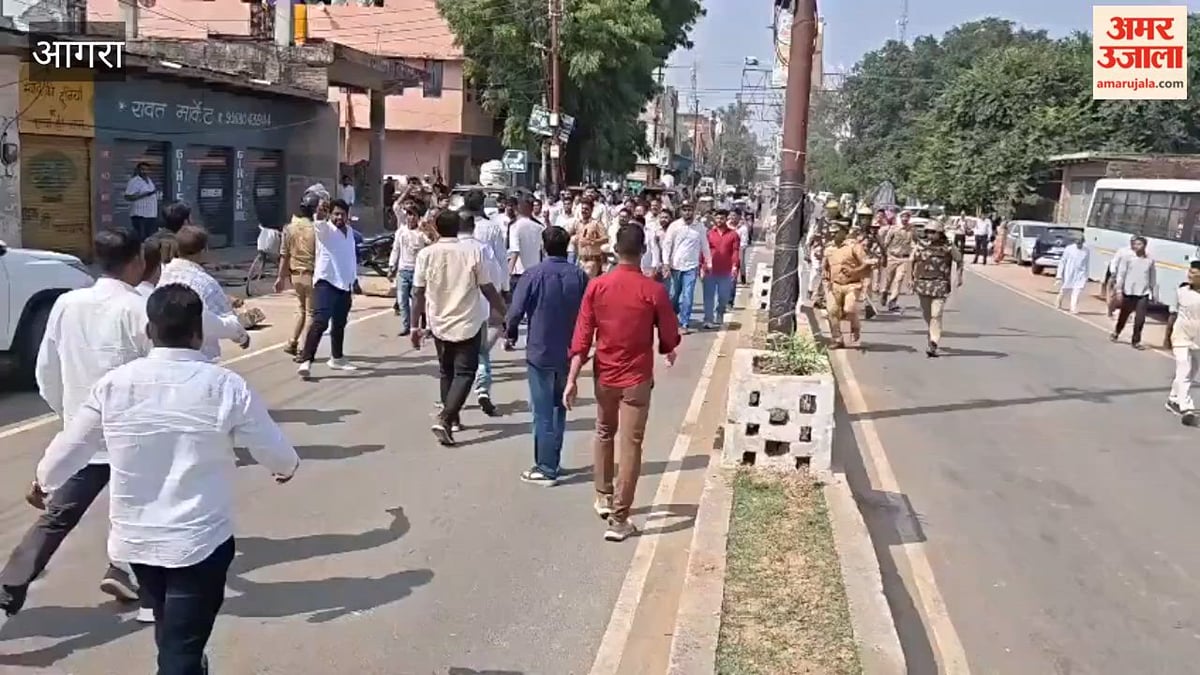 VIDEO: फतेहाबाद में सपा और भाजपा कार्यकर्ता आमने-सामने, पुलिस ने बल प्रयोग कर खदेड़े; जमकर हुआ हंगामा