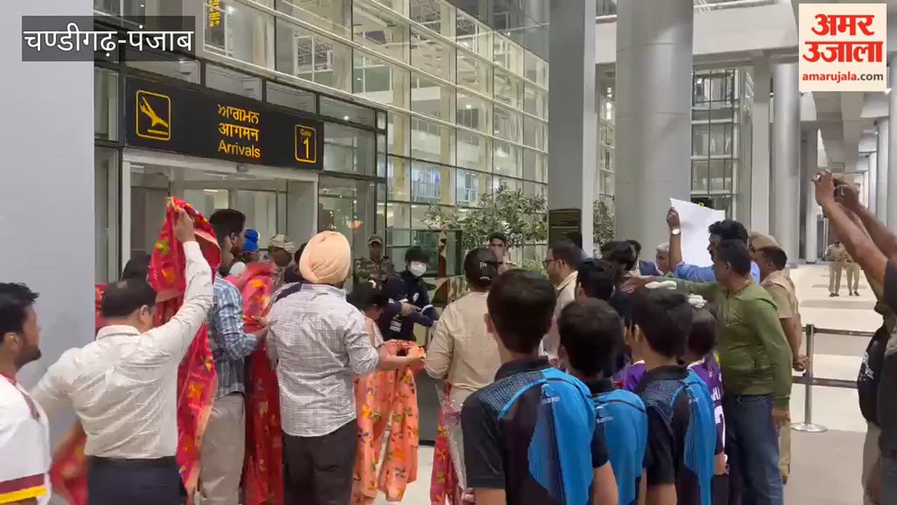 Japanese hockey team arrives in Punjab; welcomed with drums and music