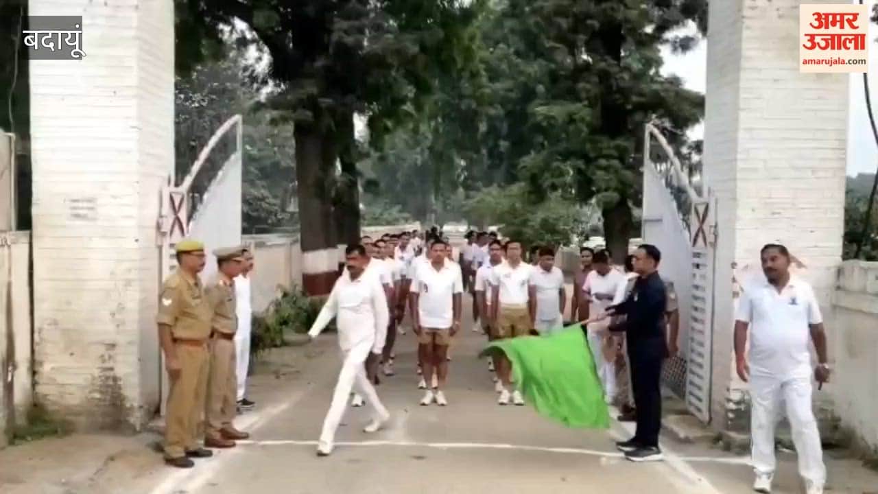 Police personnel took part in a marathon in Budaun