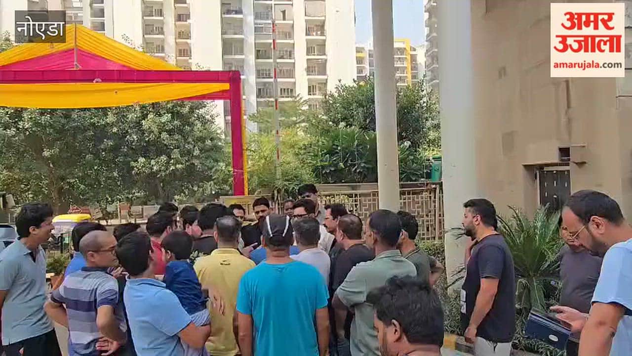 Residents in Ajnara Homes society closed the main gate