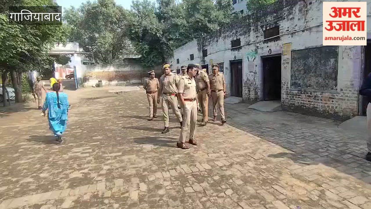 DCP Rijul arrived at Kailashwati Inter College in Arthala for an inspection.