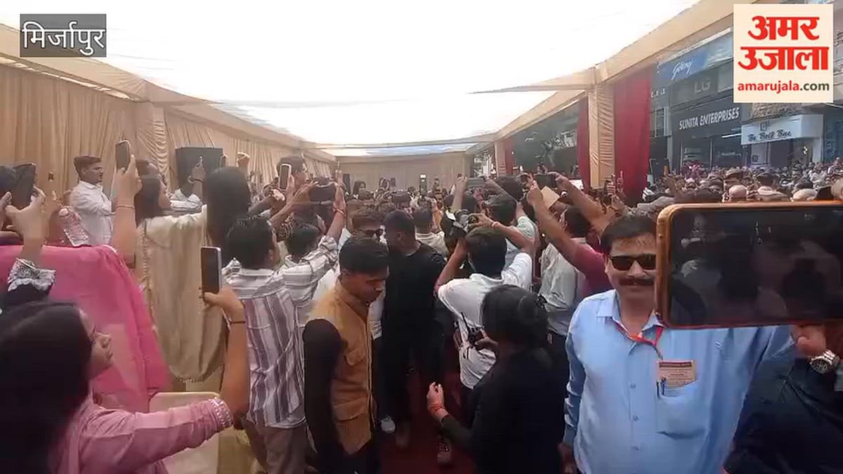 शोरूम में आभूषणों का नया कलेक्शन, अभिनेत्री आयशा खान ने बिखेरा जलवा, VIDEO