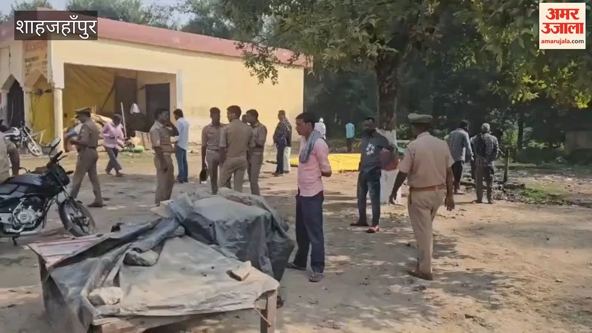 शाहजहांपुर: मंडी समिति में हटाया गया अतिक्रमण, मंडी सचिव और व्यापारियों के बीच हुई नोकझोंक