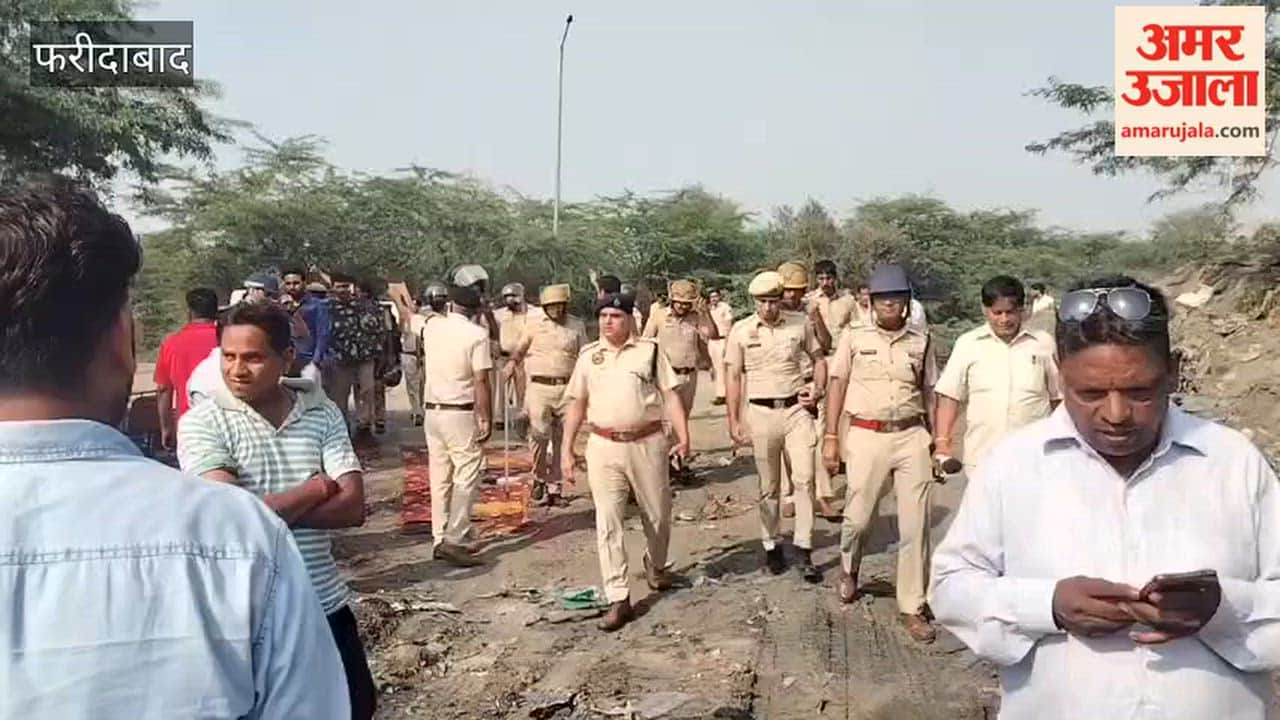 Faridabad: People stage a sit-in protest against the dumping of garbage; pelt stones at the police.