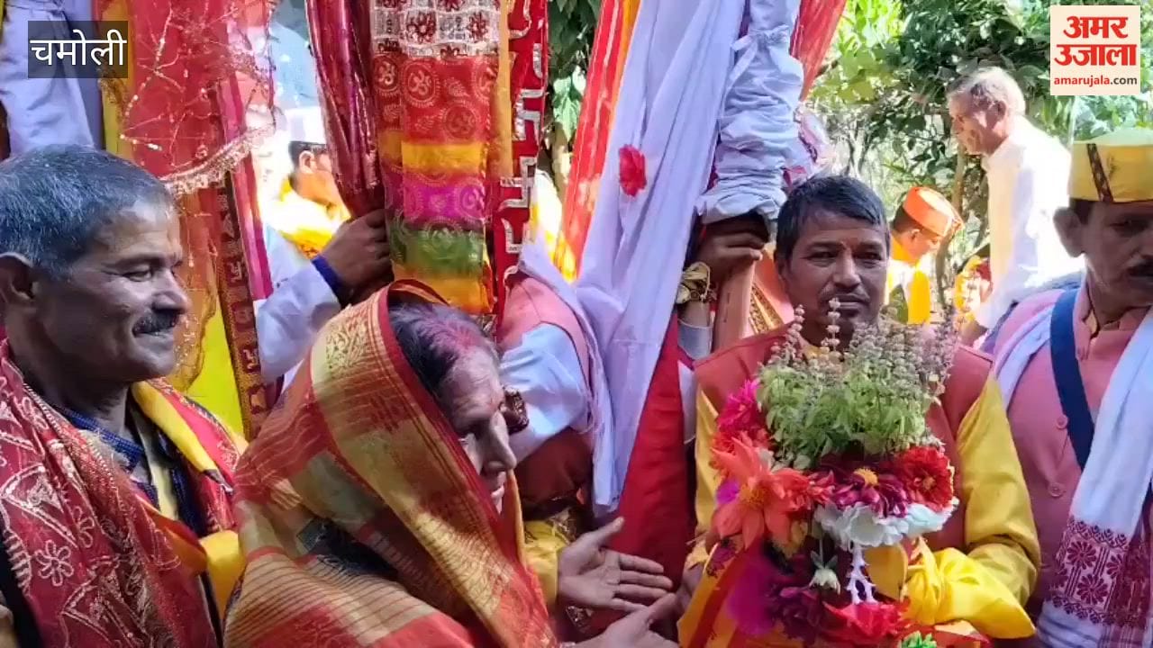 Chamoli:Before embarking on the 'Devra' pilgrimage, the deity Naini Devi of Dungri arrived at Nanda Dham to meet Lord Narayan