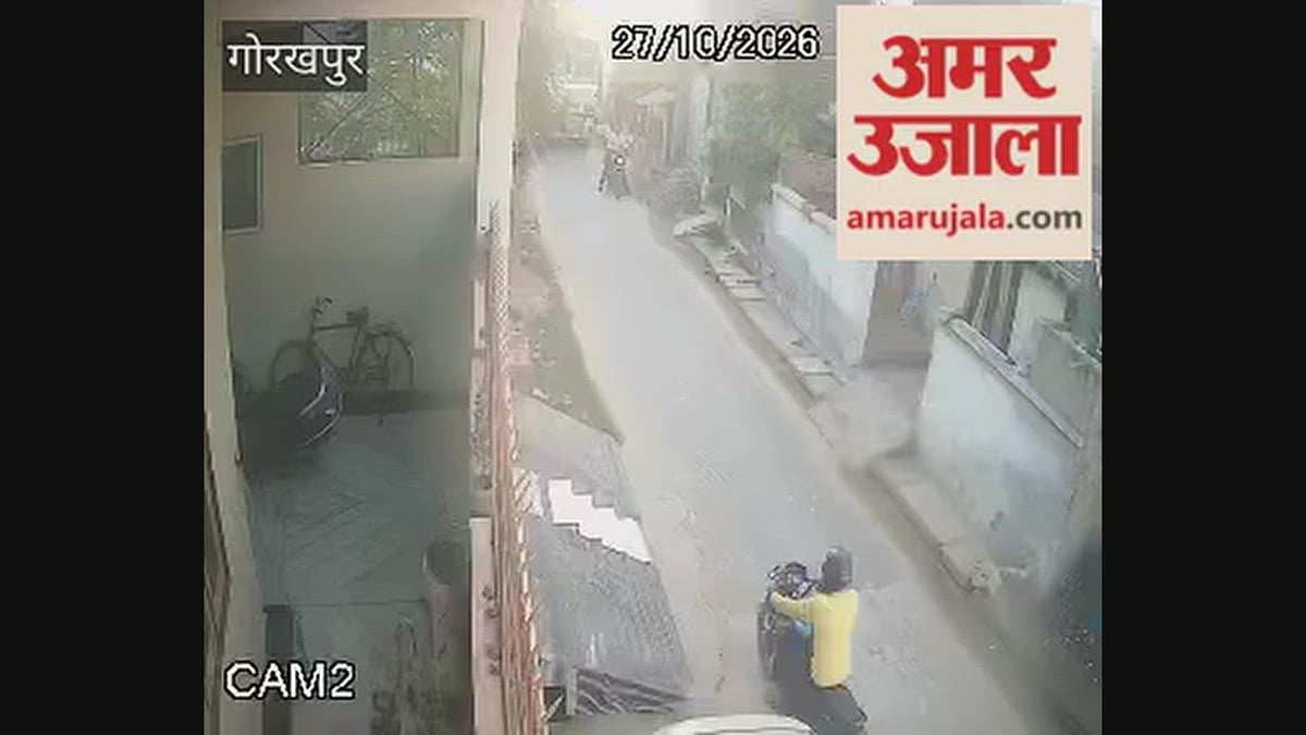 गोरखपुर: बिजली के तार से सटा ट्रक, निकली तेज चिंगारी; टला बड़ा हादसा