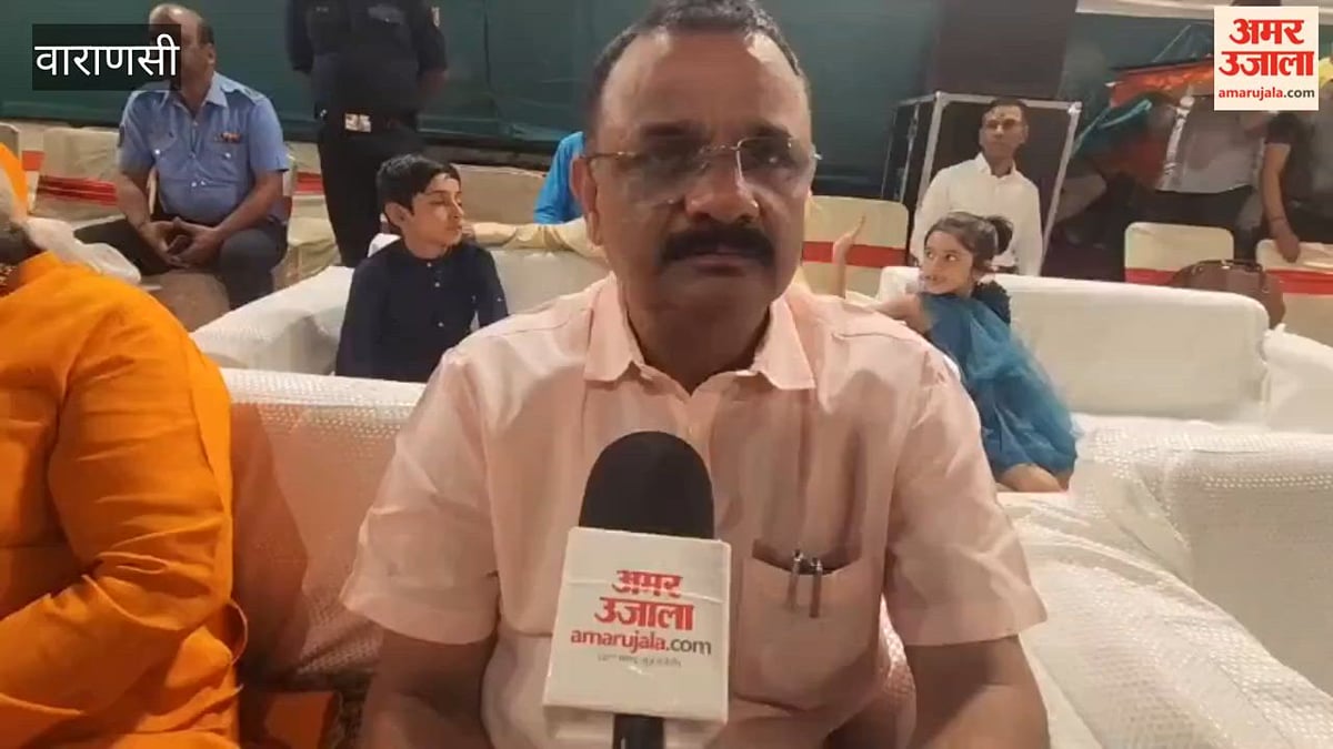 VIDEO: शहीदों की स्मृति में दशाश्वमेध घाट पर प्रज्ज्वलित हुए आकाशदीप