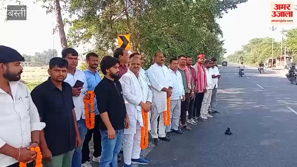 बस्ती: सजा पूरी कर लौटे पूर्व मंत्री रामकरन आर्य का सपाइयों ने किया जोरदार स्वागत