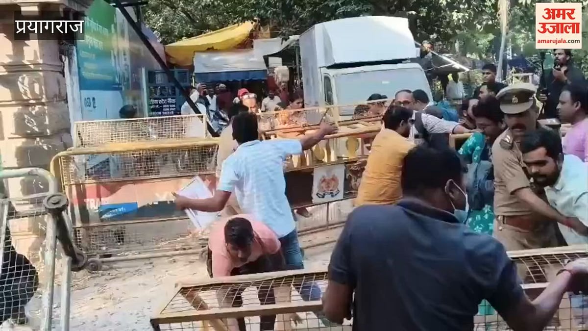 टीजीटी-पीजीटी अभ्यर्थियों ने शिक्षा निदेशालय में किया हंगामा। काबू करने में पुलिस को छूटे पसीने