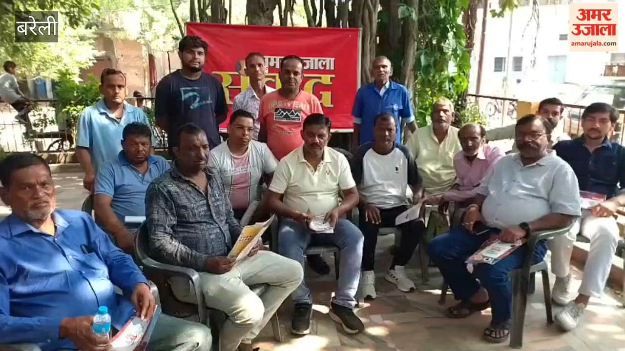 Dogs and monkeys create terror in Shahdana Bareilly