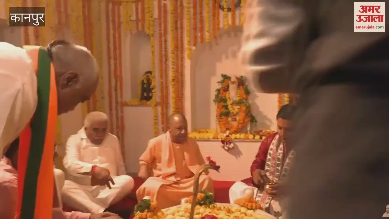 Kanpur: Chief Minister Yogi Adityanath offers prayers at Valmiki Ashram