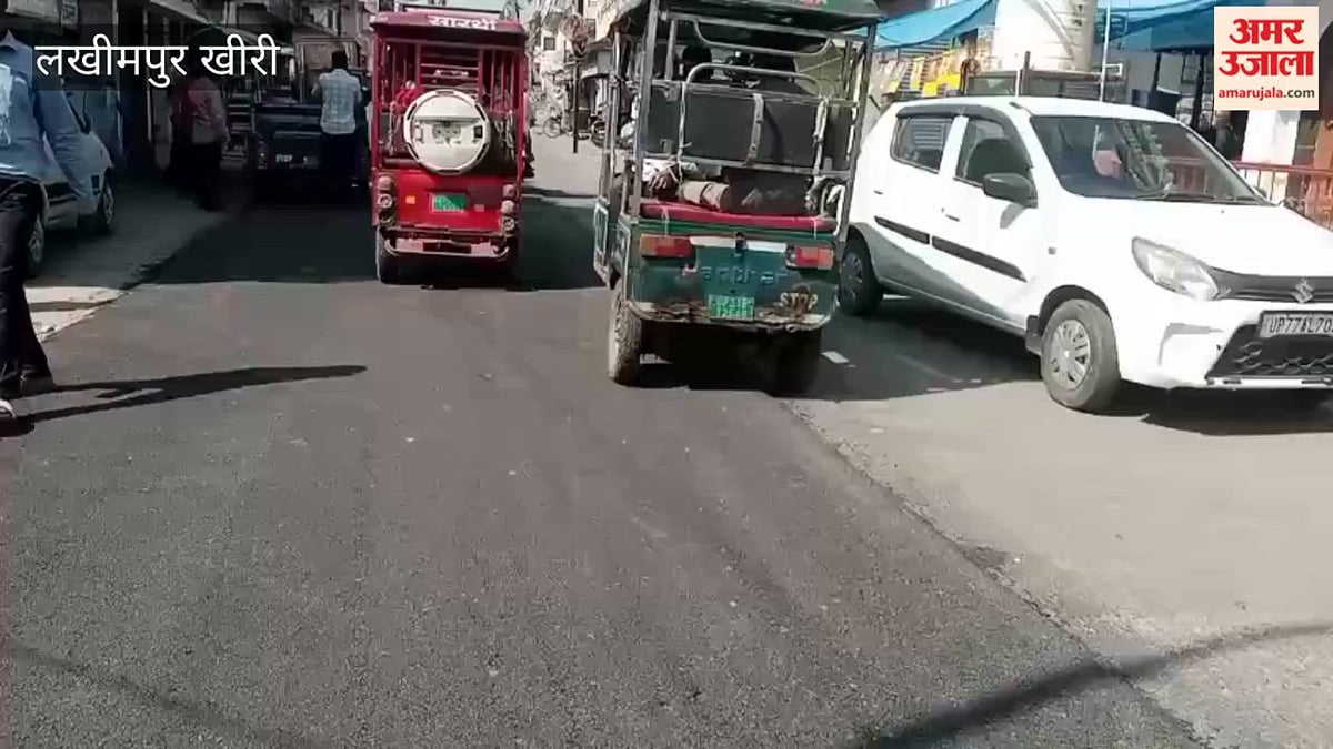 लखीमपुर खीरी: इमली चौराहे से आनंद सिनेमा तक सड़क का निर्माण तेज, शहरवासियों को मिलेगी राहत