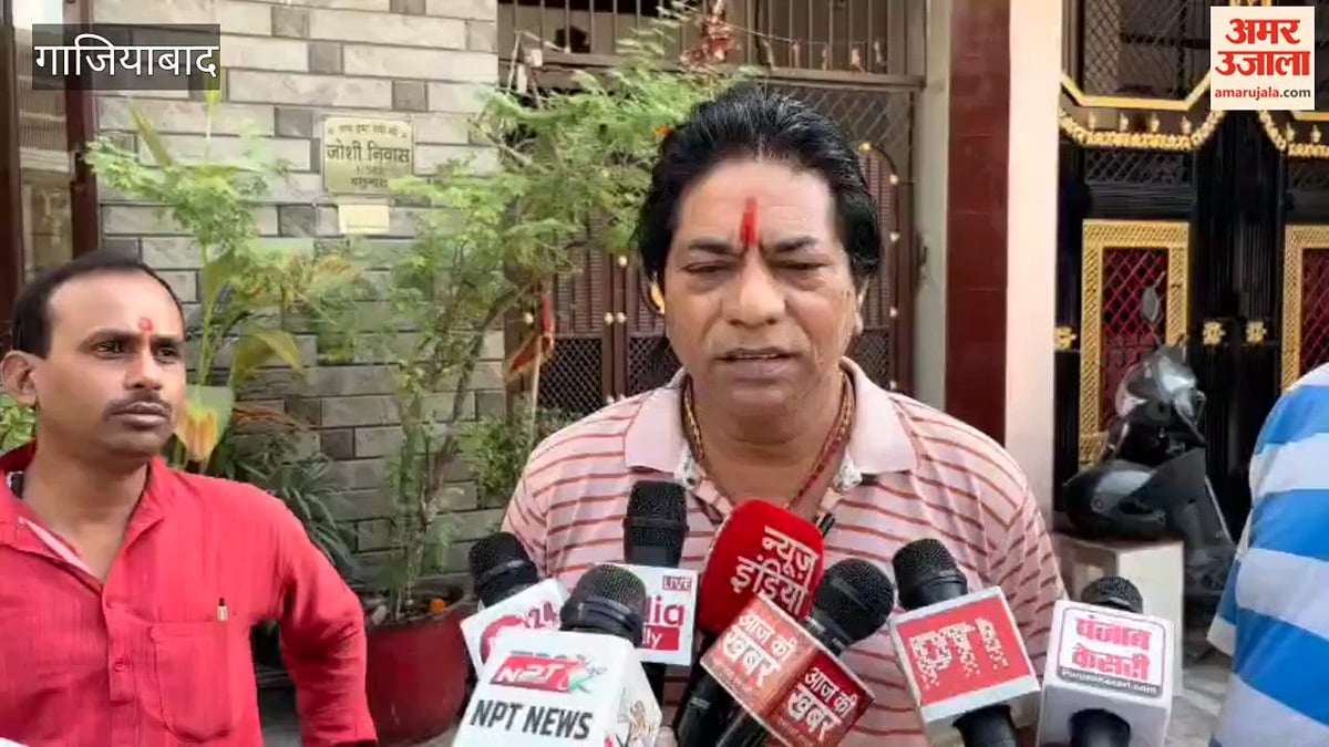 पत्नी के घर से निकलते ही फ्लैट में दाखिल हुआ प्रेमी, पति पर चाकू से हमला