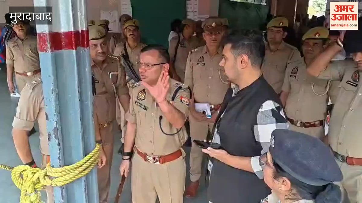 परीक्षा छूटी तो रेलवे स्टेशन पर उमड़ी भीड़, ट्रेनों में जगह के लिए जूझे अभ्यर्थी