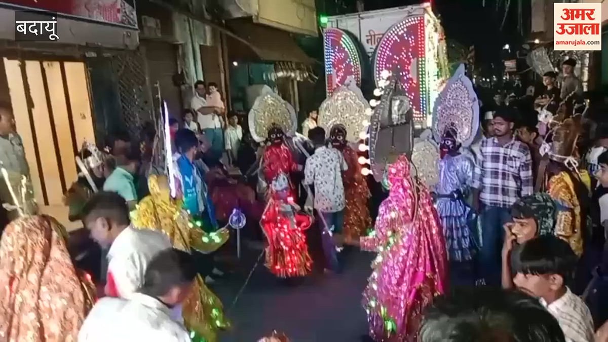 बदायूं: भगवान वाल्मीकि प्रकटोत्सव पर निकाली गई भव्य शोभायात्रा, झांकियों ने मोहा मन