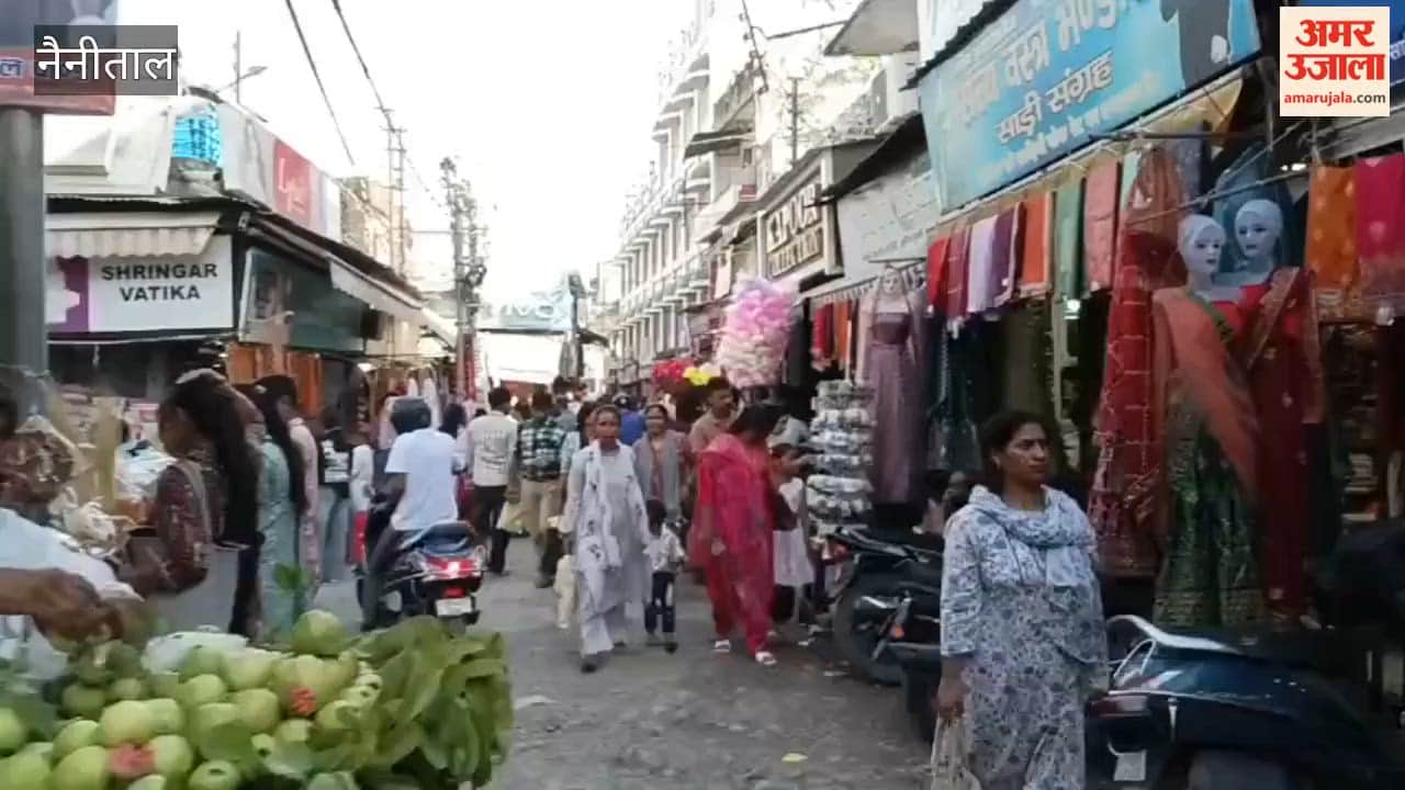 Crowds of women thronged the markets in Haldwani on Karva Chauth