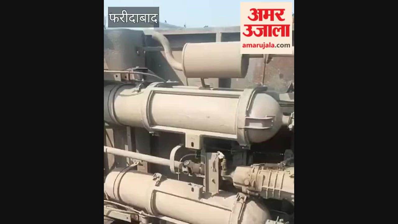 Horrific accident in Faridabad and Car suddenly brakes on a busy highway
