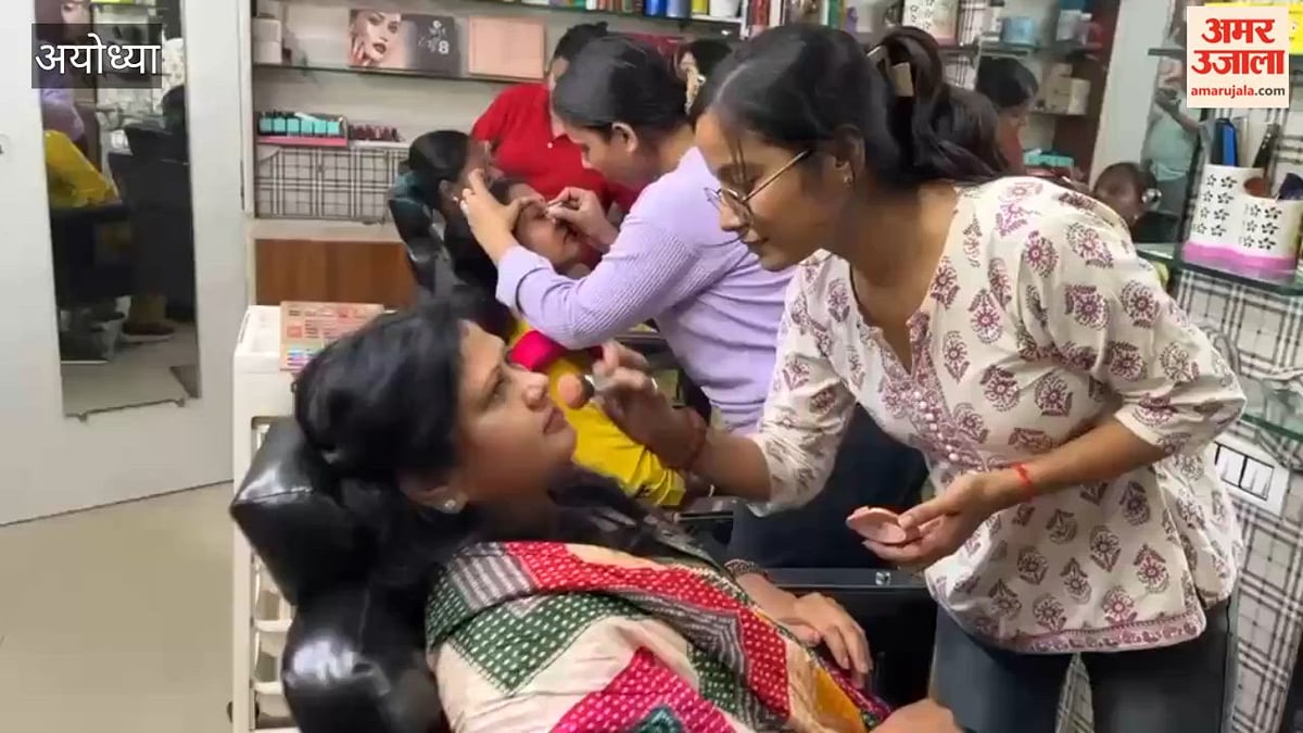 अयोध्या: करवा चौथ पर सजी अयोध्या, पति-पत्नी तस्वीर वाली मेहंदी बनी आकर्षण का केंद्र