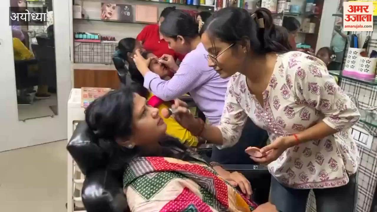 अयोध्या: करवा चौथ पर सजी अयोध्या, पति-पत्नी तस्वीर वाली मेहंदी बनी आकर्षण का केंद्र